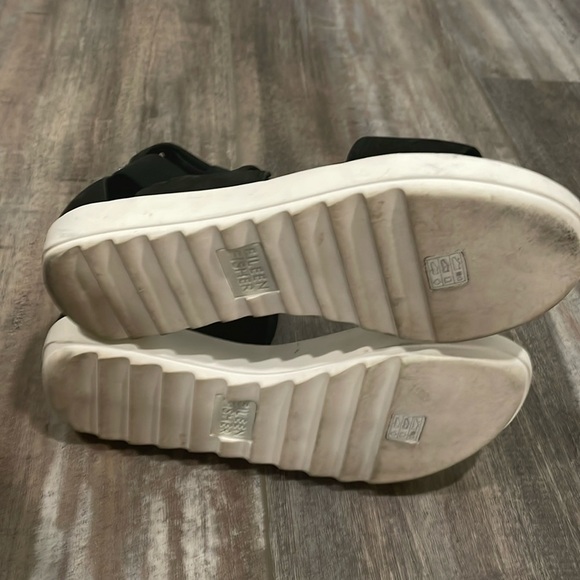 Eileen Fisher Kash Tumbled Nubuck Leather Black Mesh Zip Back Sandals Size 6.5 - Picture 9 of 13